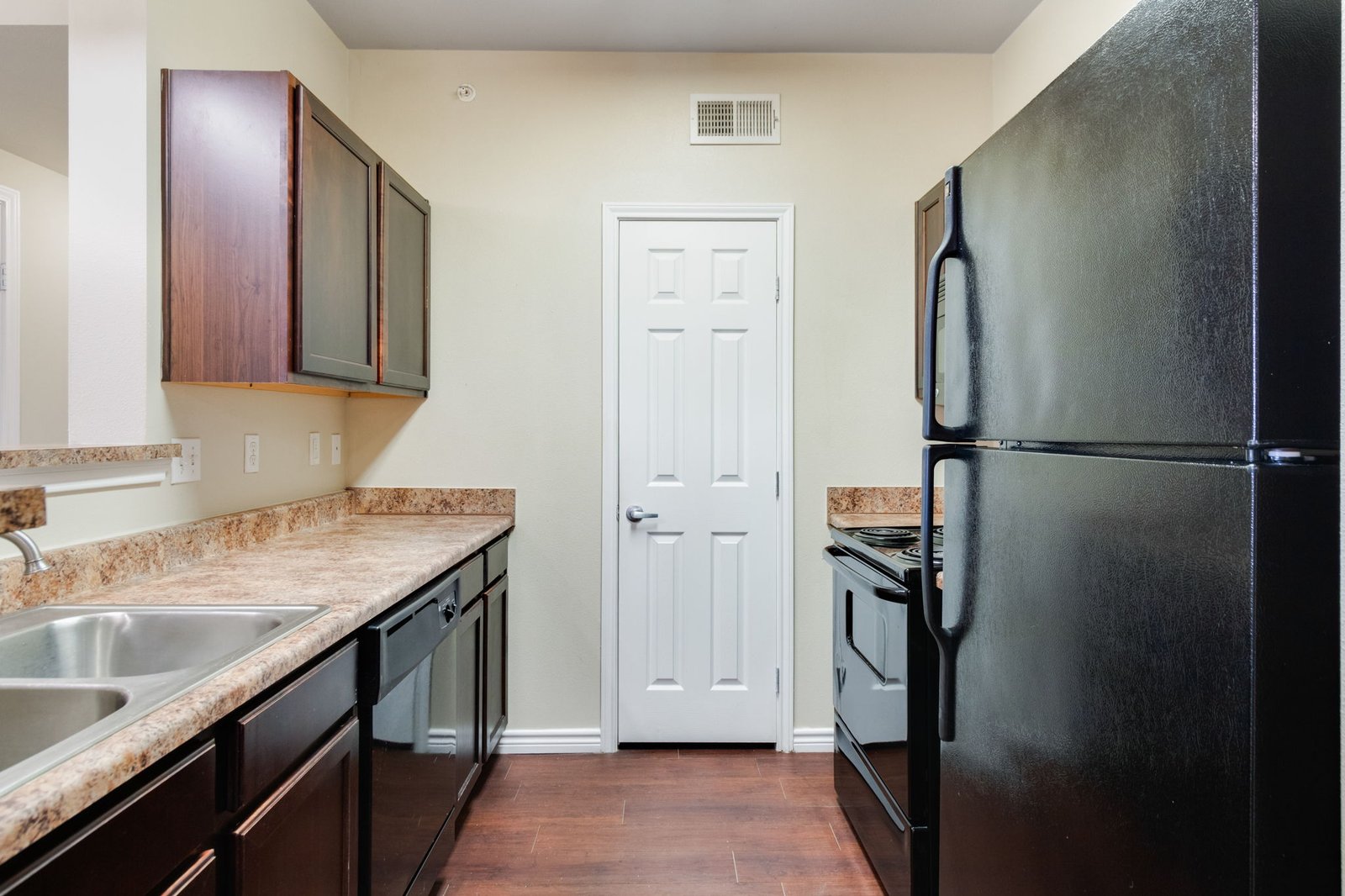 23-web-or-mls-9613 Maurice Ave 4303-3