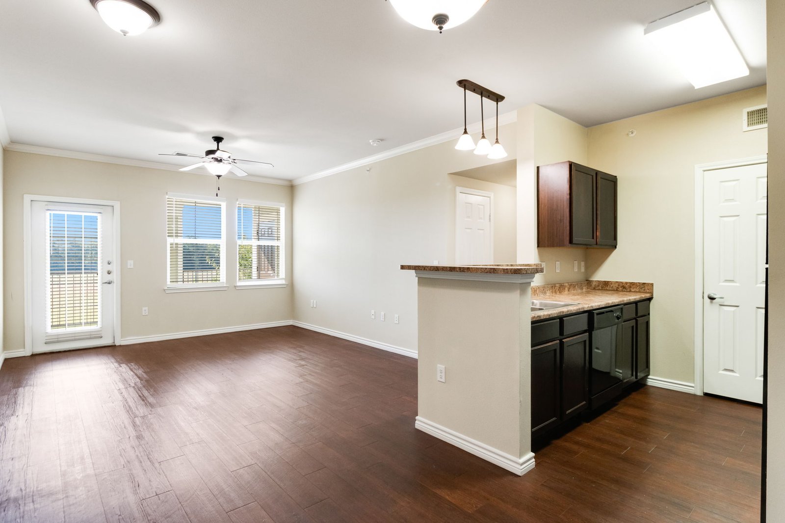 24-web-or-mls-9613 Maurice Ave 4303-4