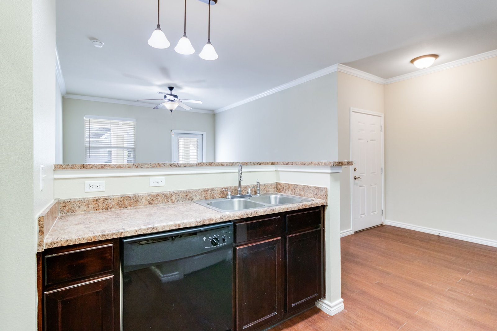 41-web-or-mls-9613 Maurice Ave 1108-7