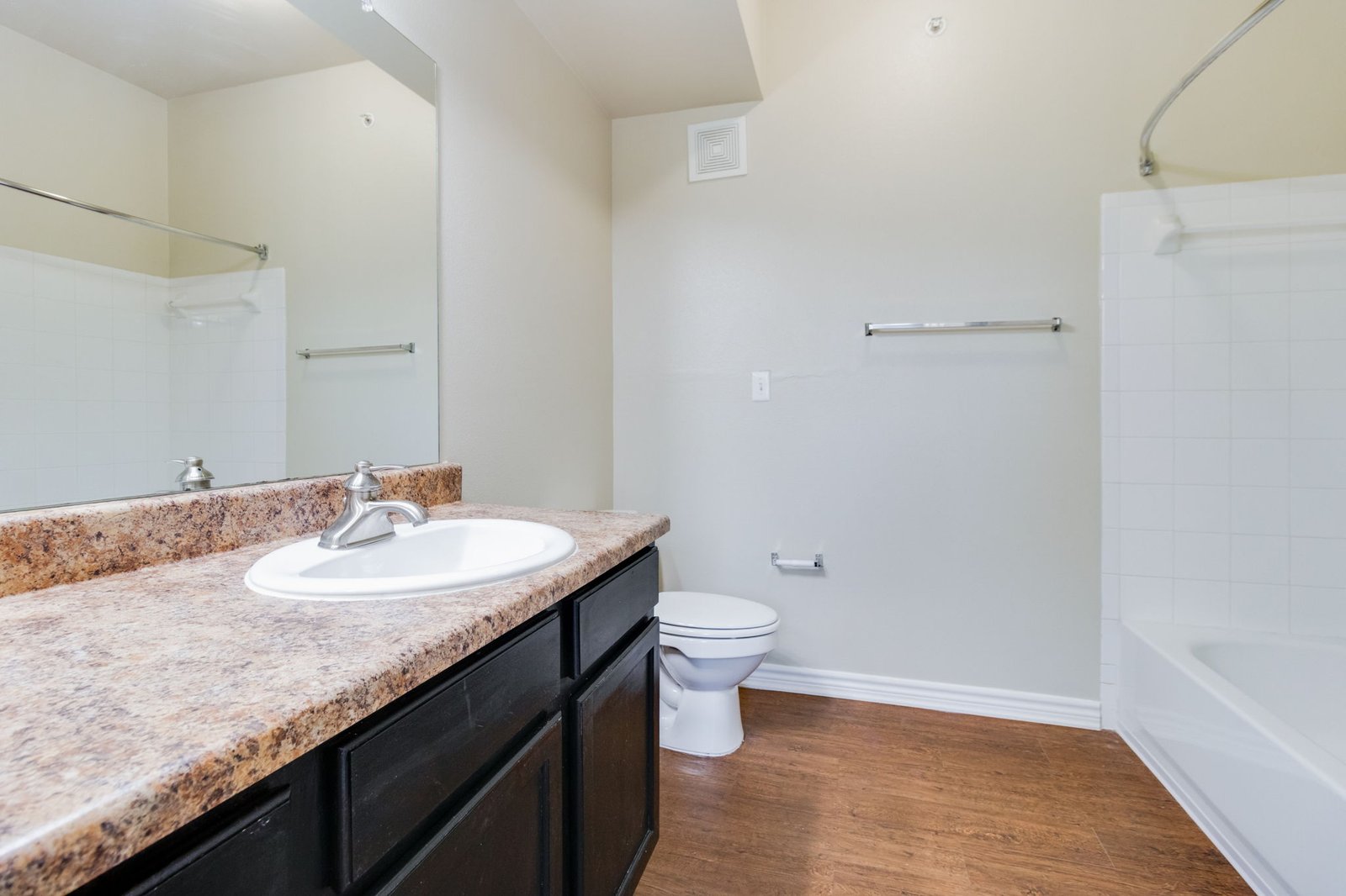 46-web-or-mls-9613 Maurice Ave 1108-12