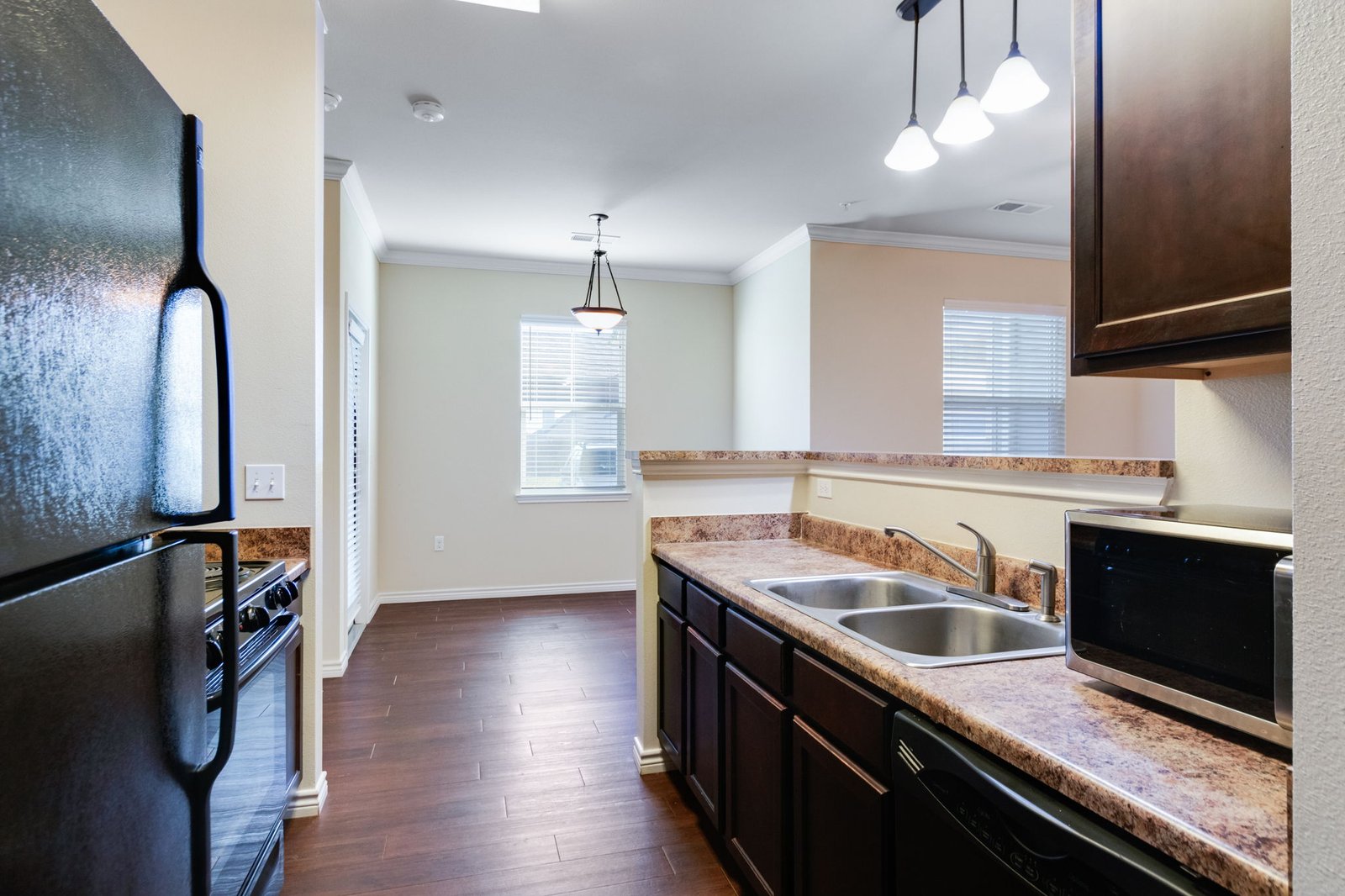 60-web-or-mls-9613 Maurice Ave 3103-10