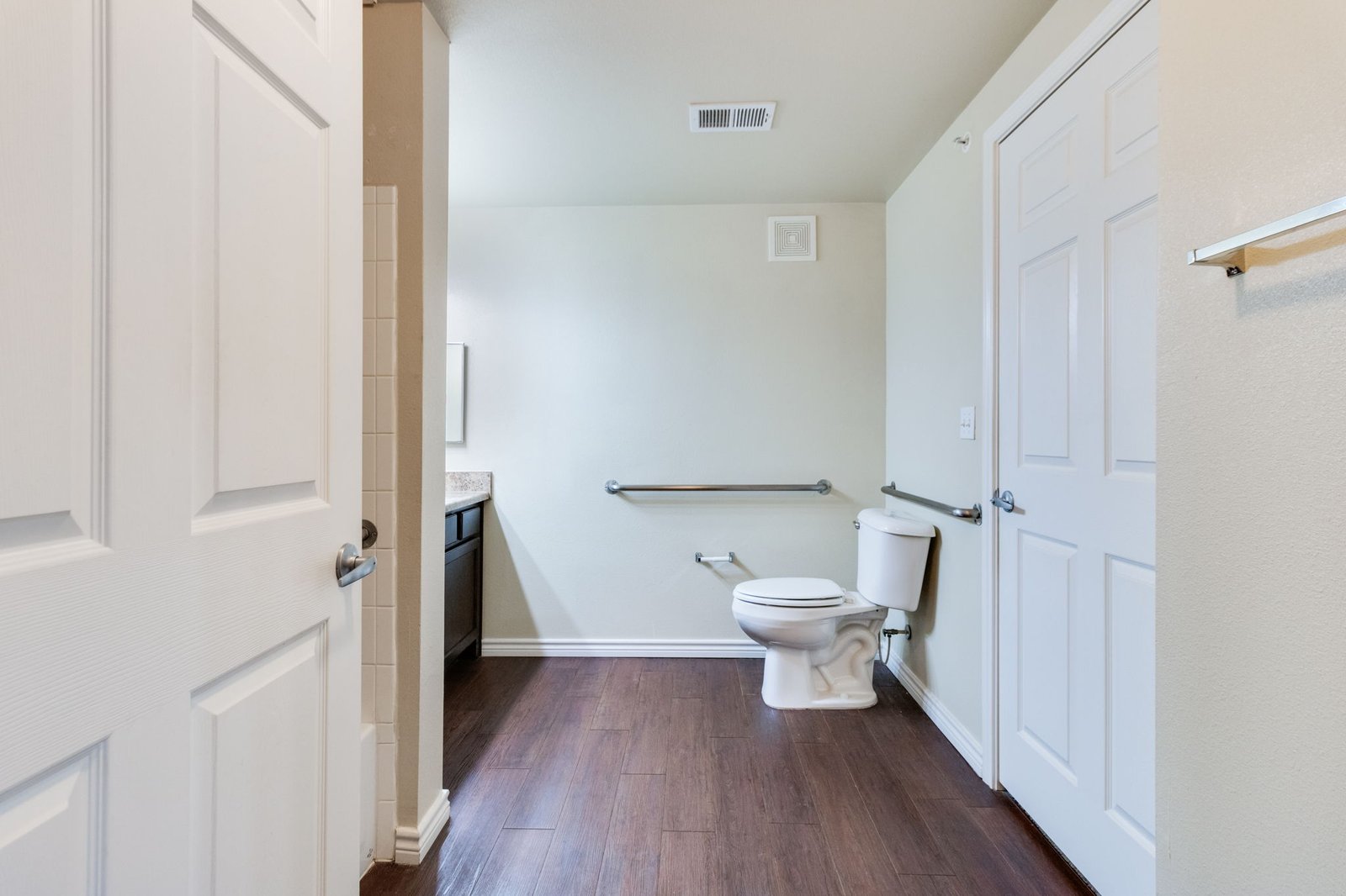 61-web-or-mls-9613 Maurice Ave 3103-11